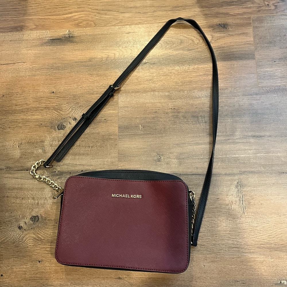 Micheal kors burgundy/black shoulder bag with gold chain accents